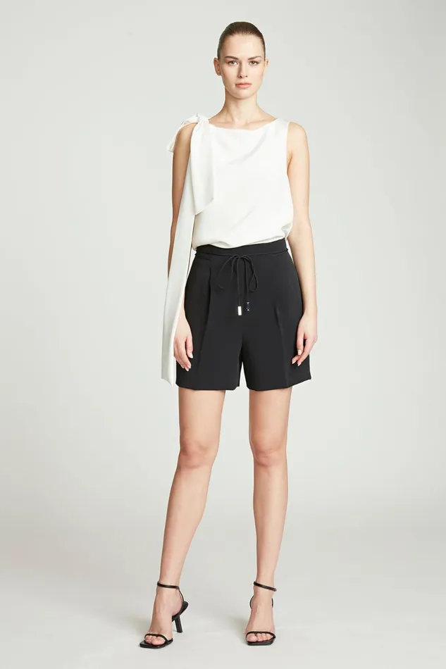 Bottoms Women Halston Alexandria Crepe Shorts Black