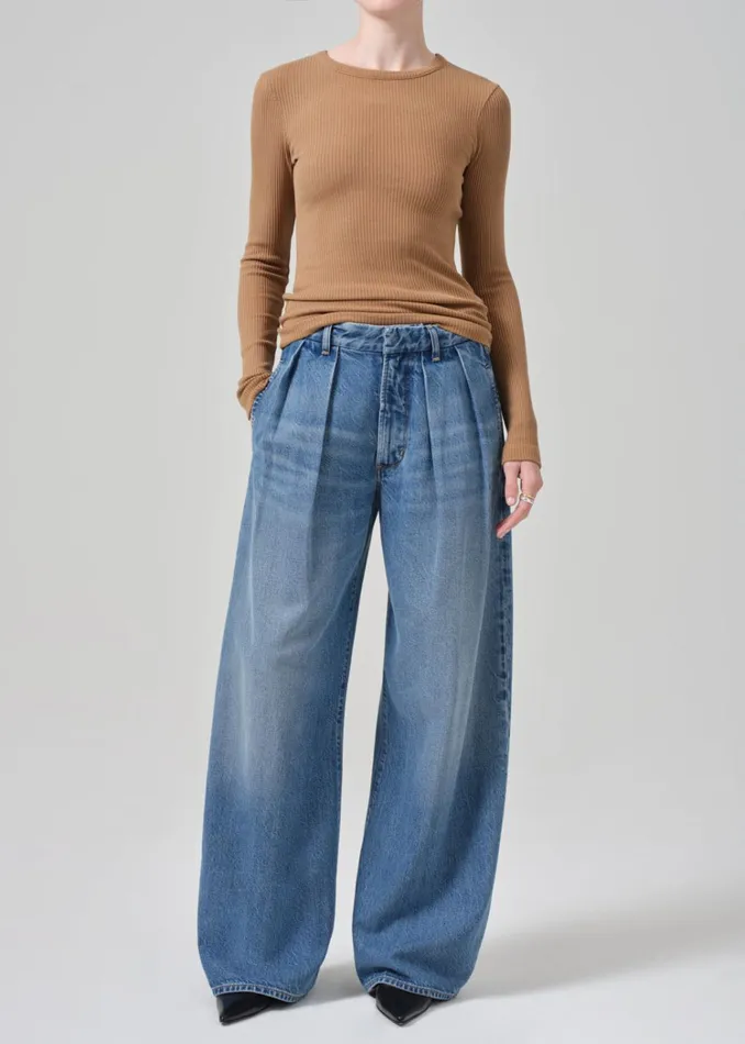 Citizens Of Humanity Bina Crewneck In Caramel Women Tops