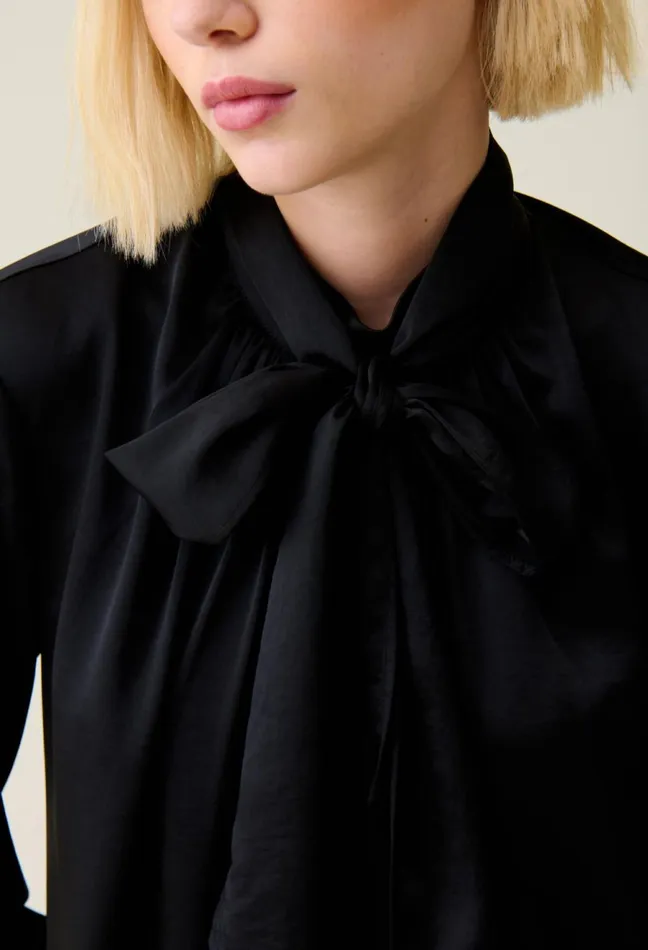 Claudie Pierlot Flowing Dress With Black Bow Collar Women Dresses