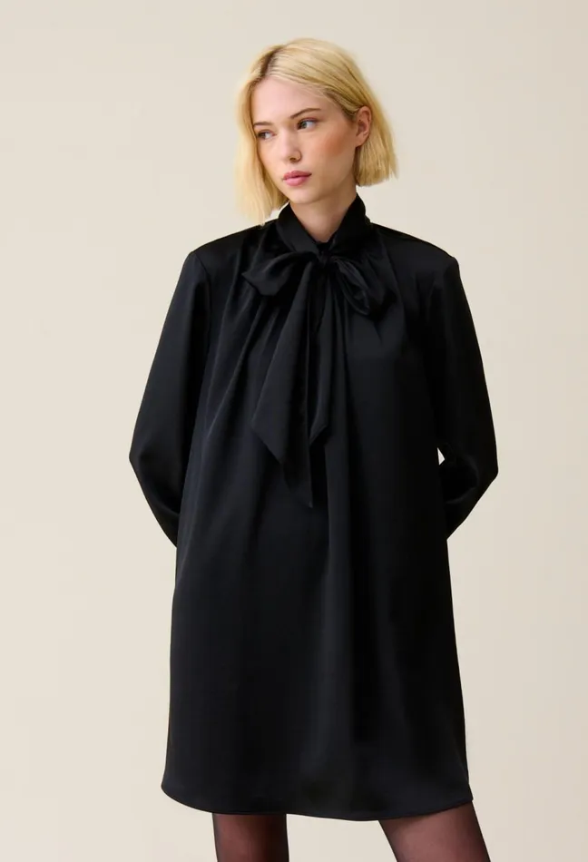Claudie Pierlot Flowing Dress With Black Bow Collar Women Dresses