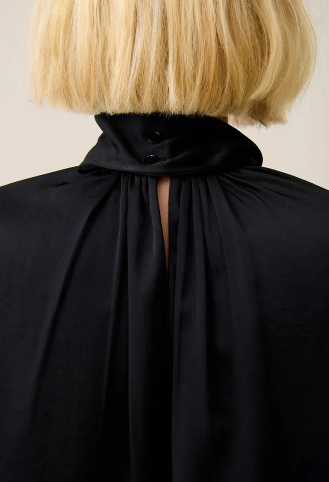 Claudie Pierlot Flowing Dress With Black Bow Collar Women Dresses
