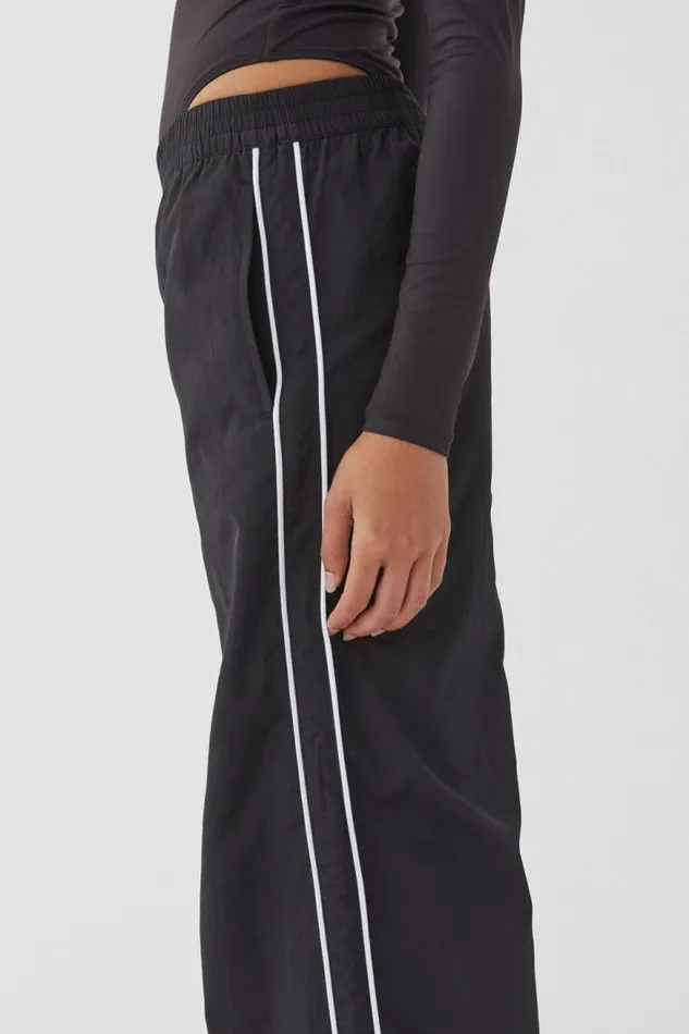 Clothing Supr Pants Kira Sporty Pull On Pant Black Clothing Supr Pants Kira Sporty Pull On Pant Black
