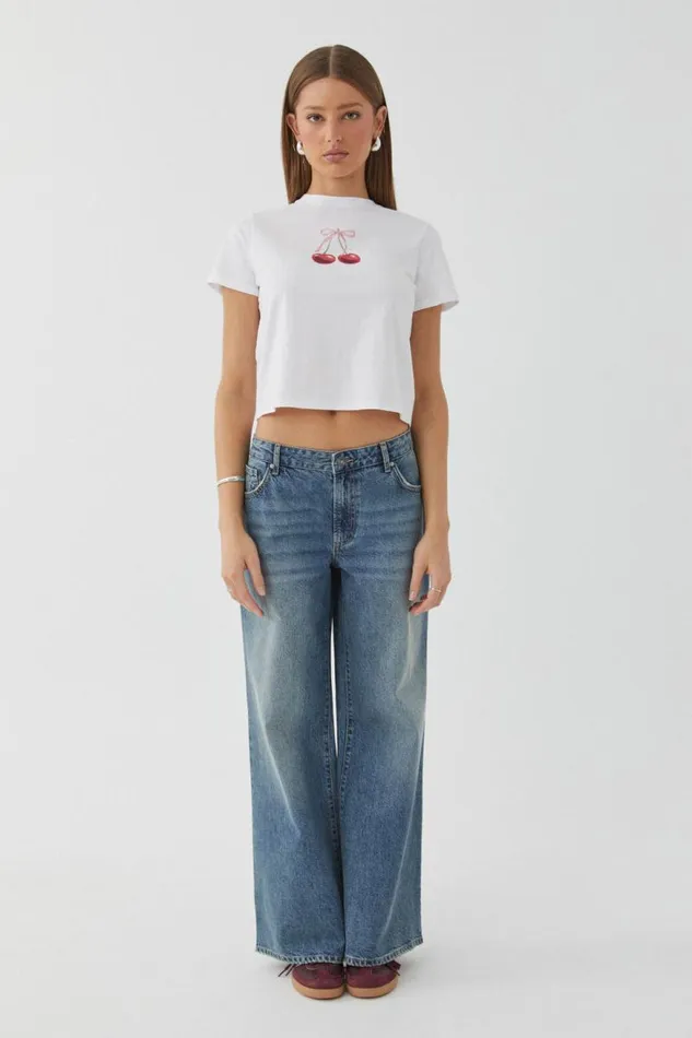 Clothing Supr T Shirts Everyday Graphic Tee Whitecherry Bow