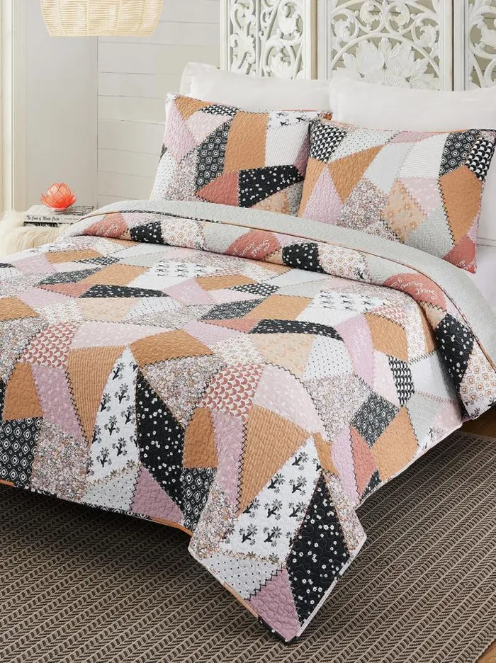 Comforters and Quilts Accessories Jessica Simpson Crazy Couture 3Piece Quilt Set