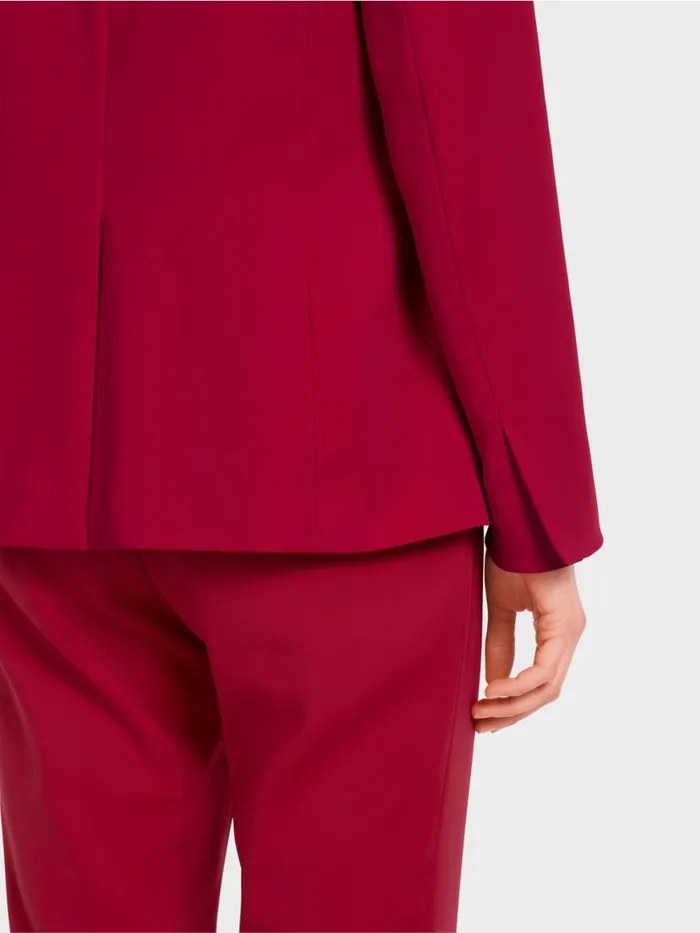 Damen Marc Cain Blazer Krpernaher Blazer Mit Bltenapplikation Bright Burgundy