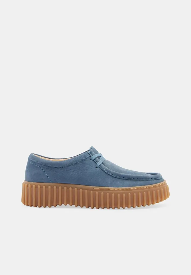 Hush Flats Women Clarks Torhill Bee Nubuck Moccasins Blue
