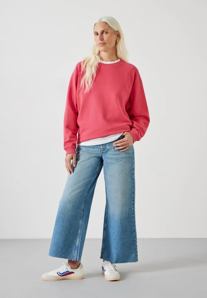 Hush Sweatshirts and Hoodies Women Verne Cotton Oversized Raglan Sweatshirt Magenta Hush Sweatshirts and Hoodies Women Verne Cotton Oversized Raglan Sweatshirt Magenta