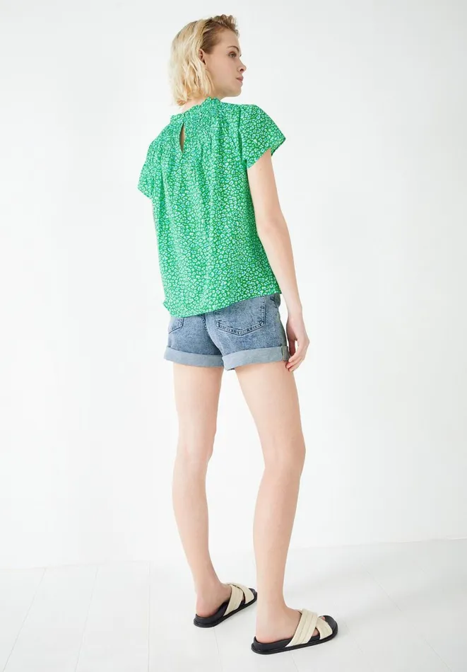 Hush Tops and Tshirts Women Carmela Top Graphic Leopard Green Hush Tops and Tshirts Women Carmela Top Graphic Leopard Green