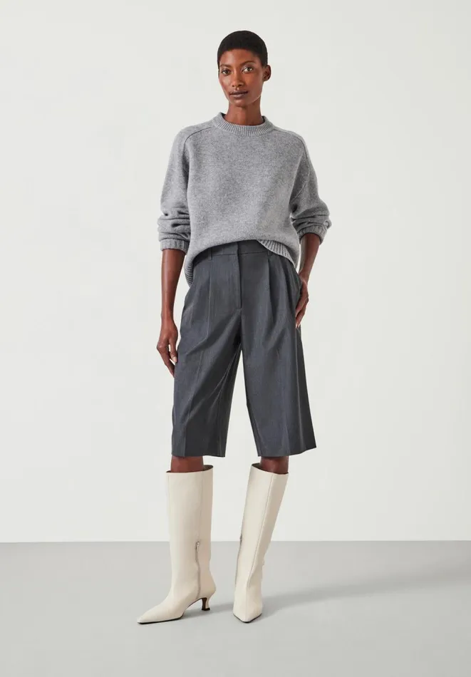 Hush Trousers Women Ayla Cropped Bermuda Shorts Dark Grey