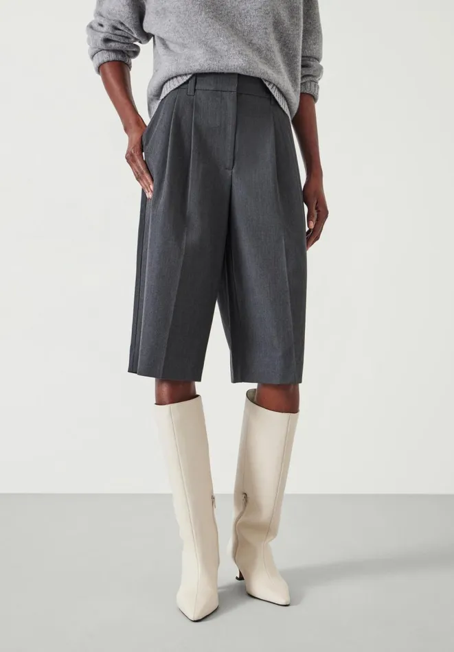 Hush Trousers Women Ayla Cropped Bermuda Shorts Dark Grey Hush Trousers Women Ayla Cropped Bermuda Shorts Dark Grey