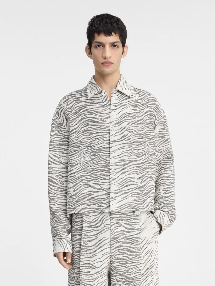 Men Shirts JACQUEMUS The Corto Shirt Jacquard Mottled Zebra Black Men Shirts JACQUEMUS The Corto Shirt Jacquard Mottled Zebra Black