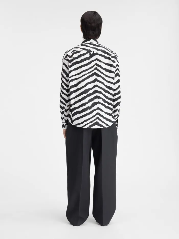 Men Shirts JACQUEMUS The Simon Shirt Print Zebra White Black Men Shirts JACQUEMUS The Simon Shirt Print Zebra White Black