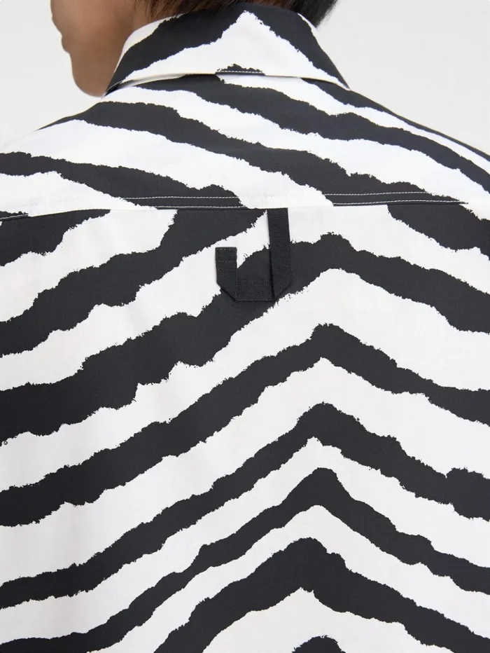 Men Shirts JACQUEMUS The Simon Shirt Print Zebra White Black Men Shirts JACQUEMUS The Simon Shirt Print Zebra White Black