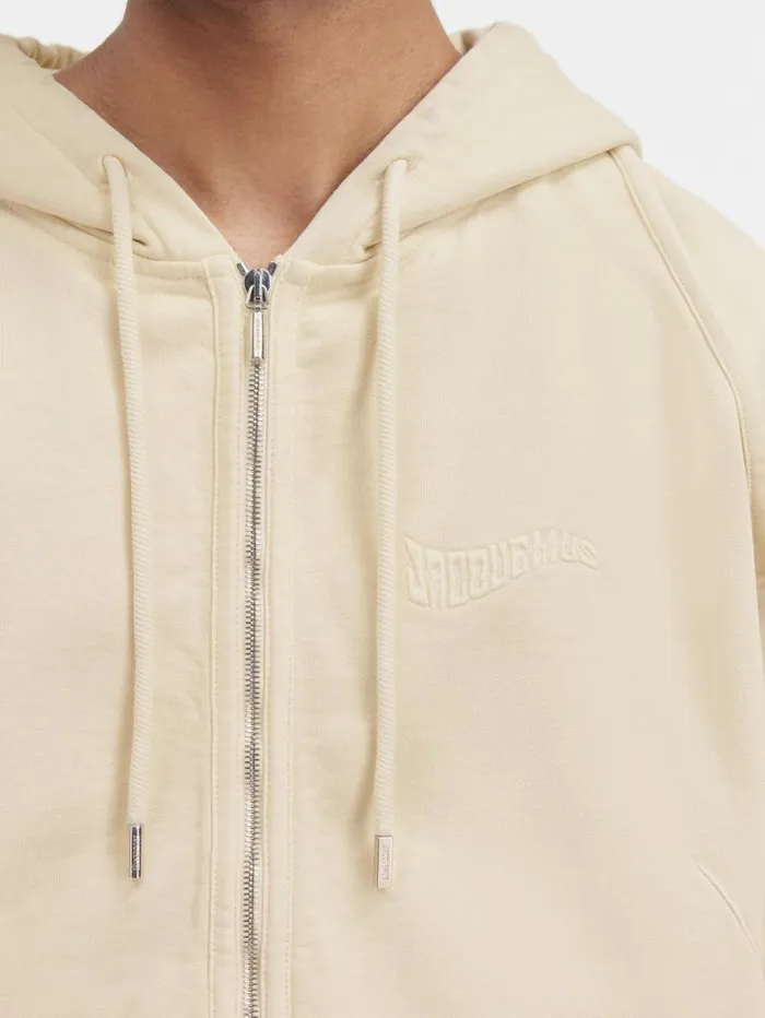 Men Sweatshirts and Joggings JACQUEMUS The Camargue Zipped Sweatshirt Light Beige Men Sweatshirts and Joggings JACQUEMUS The Camargue Zipped Sweatshirt Light Beige