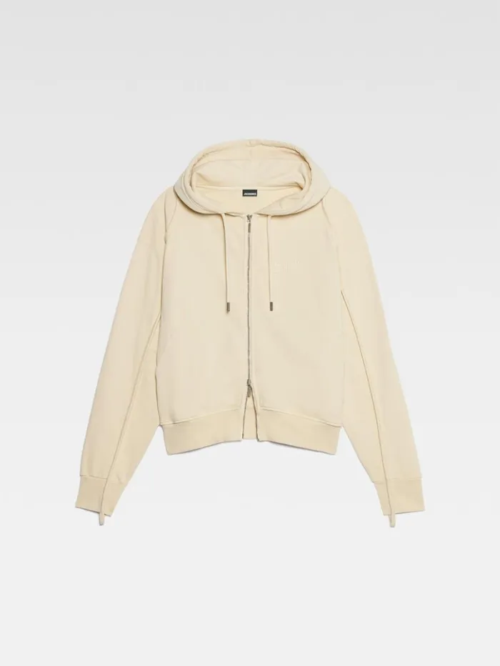 Men Sweatshirts and Joggings JACQUEMUS The Camargue Zipped Sweatshirt Light Beige Men Sweatshirts and Joggings JACQUEMUS The Camargue Zipped Sweatshirt Light Beige