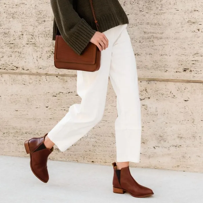Nisolo Boots Women Eva Everyday Chelsea Boot Auburn
