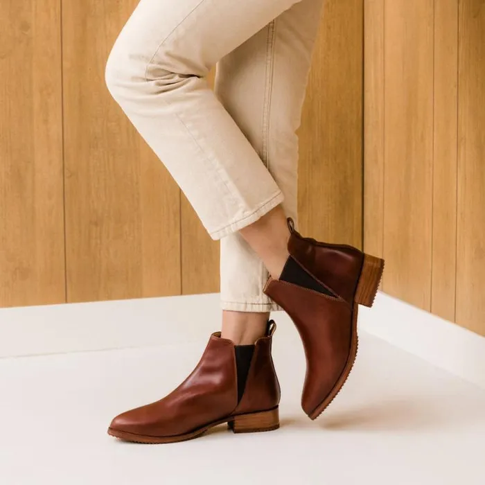 Nisolo Boots Women Eva Everyday Chelsea Boot Auburn