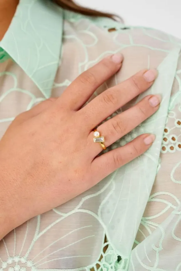 Oroton Rings Jewellery Calypso Pearl Ring 18k Gold