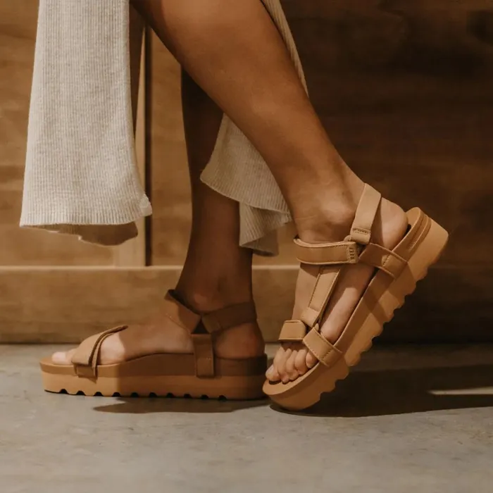 Reef Sandals Women Cushion Rem Hi Cognac