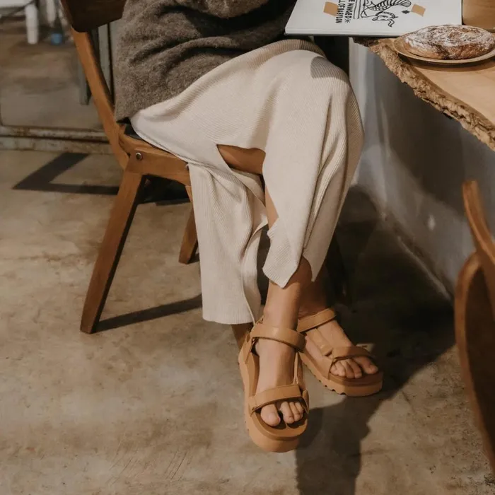 Reef Sandals Women Cushion Rem Hi Cognac