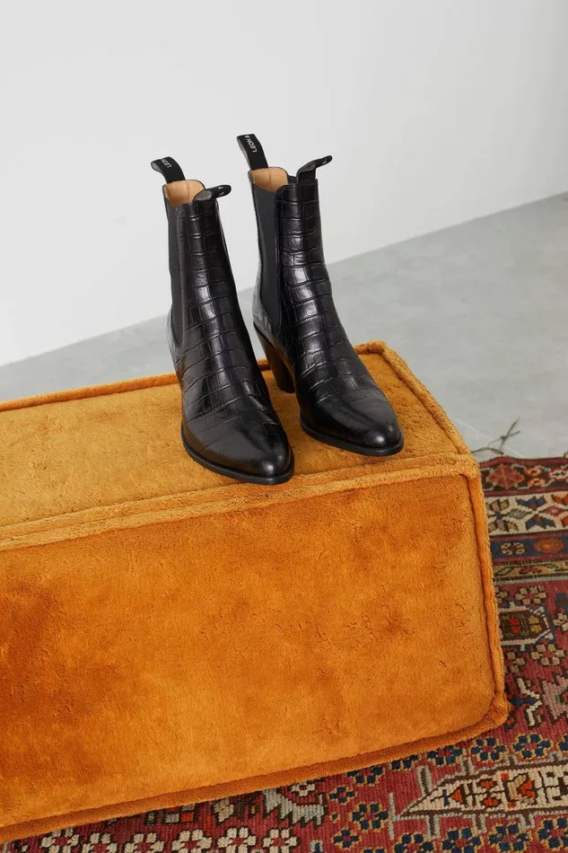 Shoes Women Leon and Harper Sylvie Croco Boots Black