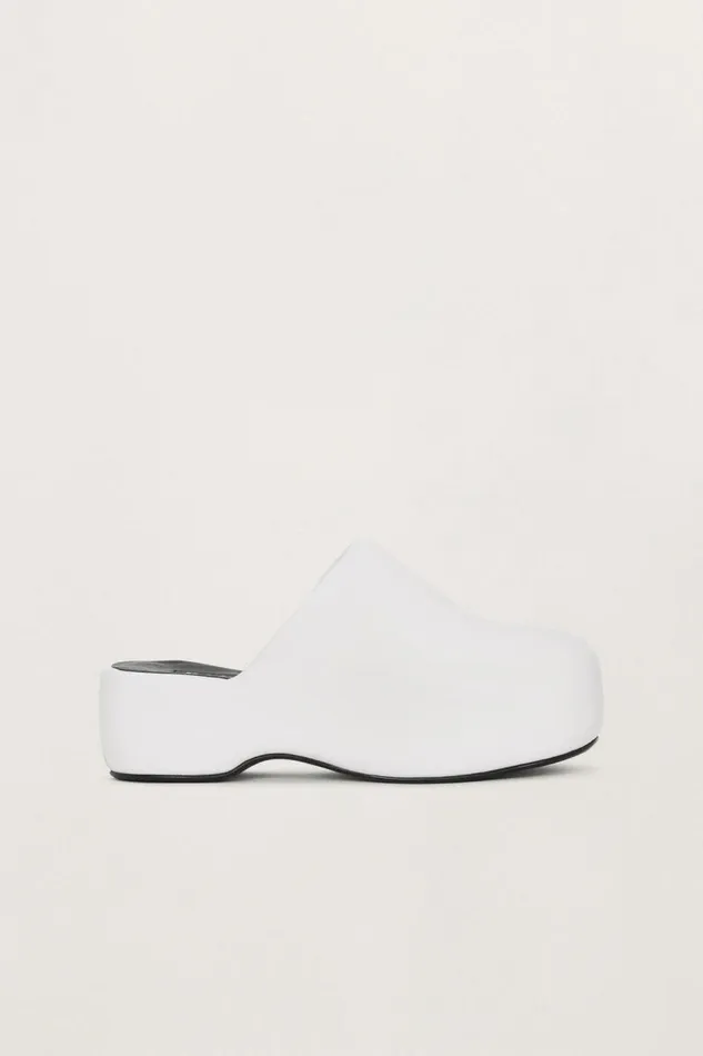 Shop Simon Miller BUBBLE CLOGS Bubble Clog White
