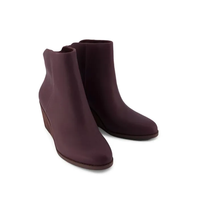 Toms Boots and Booties Casey Ankle Boot Blackberry Leather 8211 Women