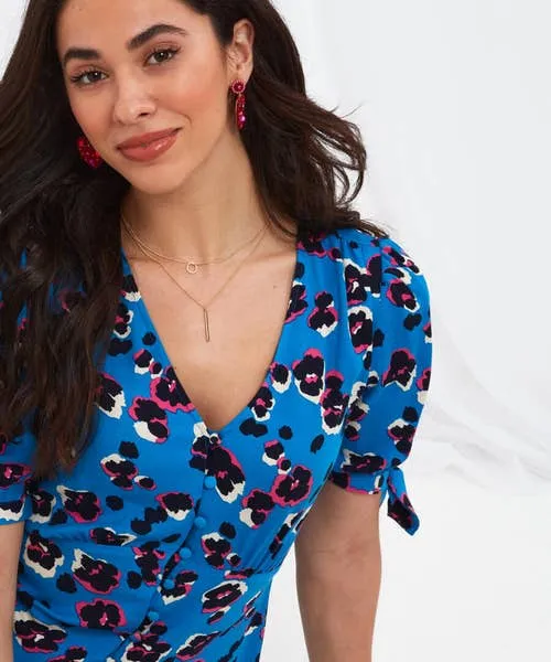 Tops Tunics and Blouses Joebrowns Apparel Alluring Animal Blouse Blue Tops Tunics and Blouses Joebrowns Apparel Alluring Animal Blouse Blue