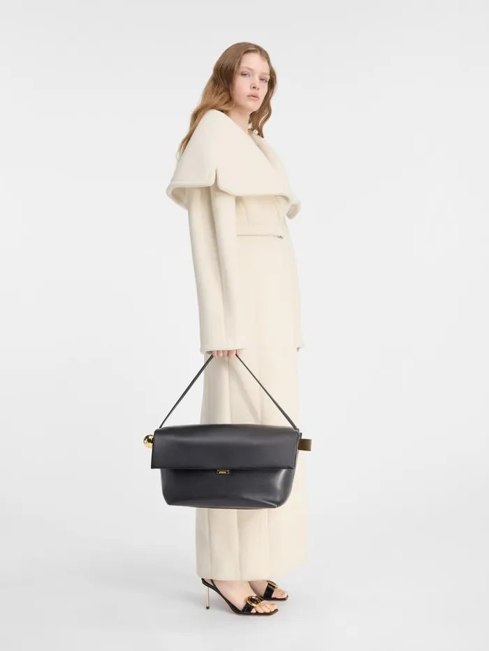 Women Coats and Jackets JACQUEMUS The Caruso Coat Offwhite Women Coats and Jackets JACQUEMUS The Caruso Coat Offwhite