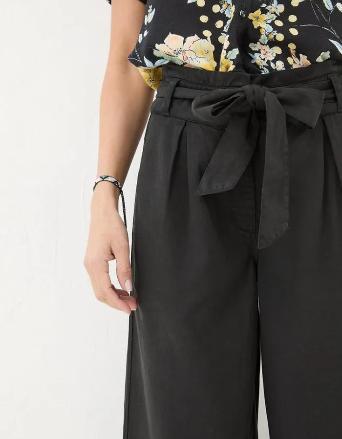 Women FatFace Pants and Leggings Mina Crop Pants Black