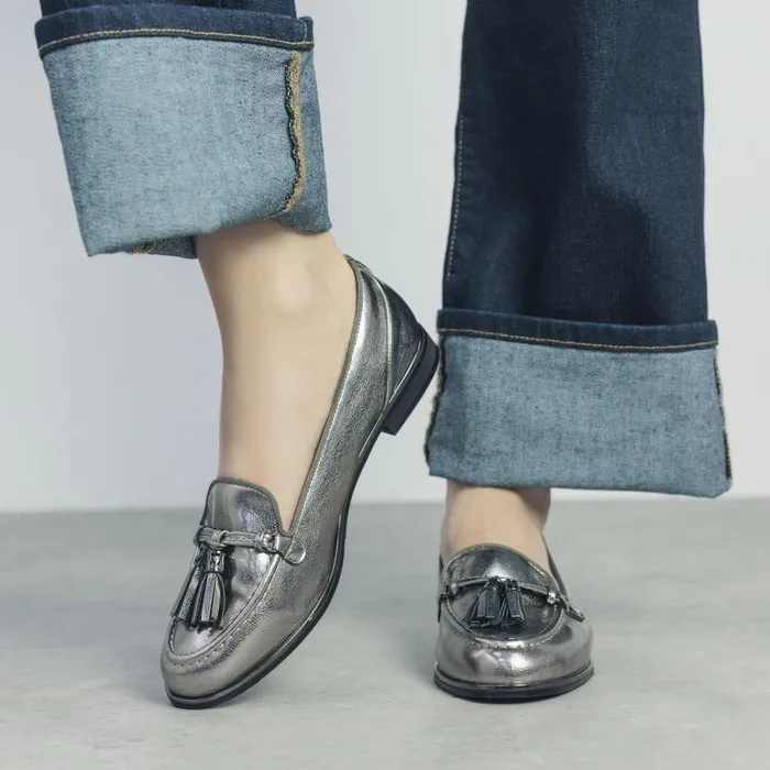 Women Moda In Pelle Brogues And Loafers Evvaa Pewter Metallic
