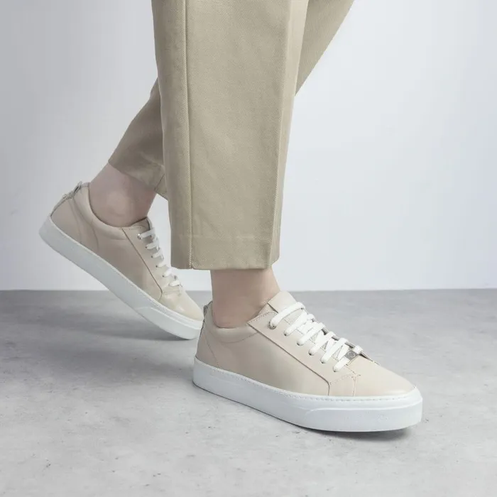 Women Moda In Pelle Casual Trainers Aiyla Taupe Leather