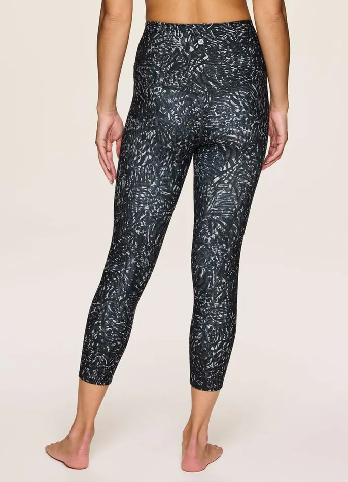 Women Scratch That Ultra Hold Capri Black RBX Active Capris