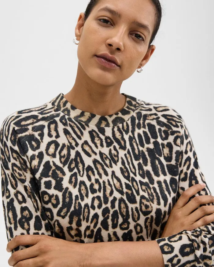 Women Theory Sweaters Cardigans Cropped Leopard Print Sweater In Merino Wool Beige Multi